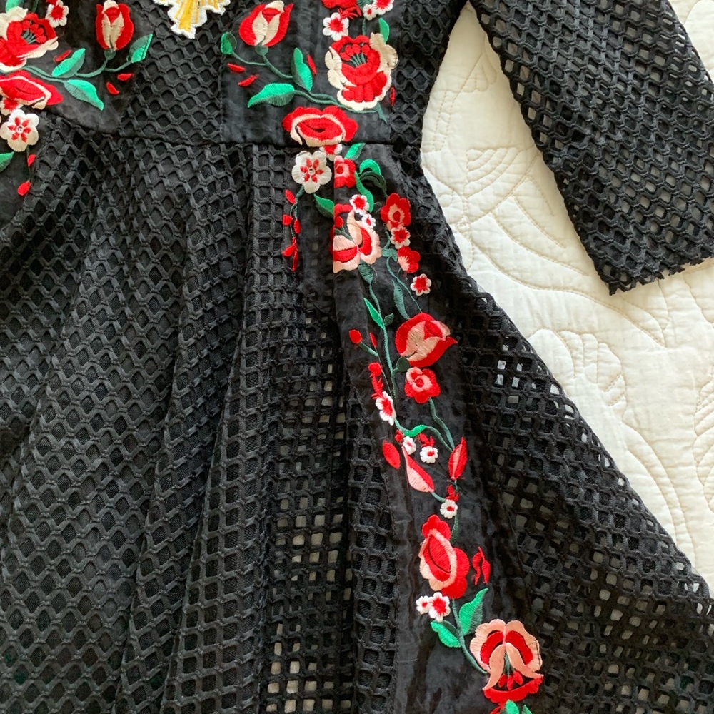 Dress - Picture 3 of 3
